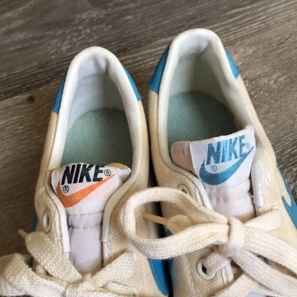 Nike - Picture 8 of 17